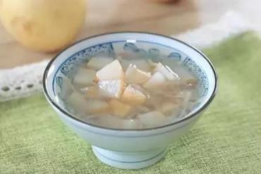 白萝卜雪梨水的做法，止咳化痰全靠这碗水！
