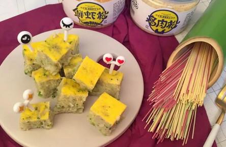 担心宝宝不爱吃饭，10个月宝宝的肉松面条小方搞定