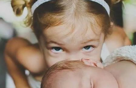 锻炼孩子表达能力：妈妈需要多和孩子沟通！