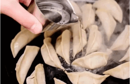饺子是热水下锅还是冷水下锅好？你清楚吗？