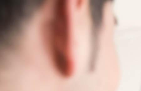 刚开封奶粉中有硬物 合生元称或是保存不当
