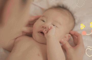 新生儿抚摸教程，越摸宝宝越聪明！宝妈快来学学吧