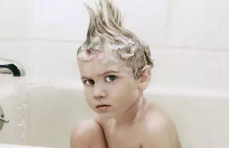 冬天给宝宝洗澡怕感冒，学会这一招，冬天不再感冒