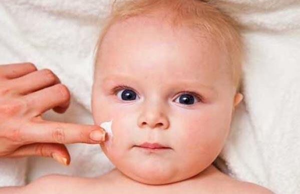 宝宝冬天必备护肤品 三种护肤品缺一不可