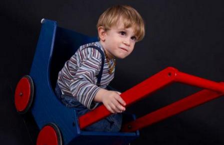 当妈的教育孩子应该严厉点吗？当个“后妈”不好吗？