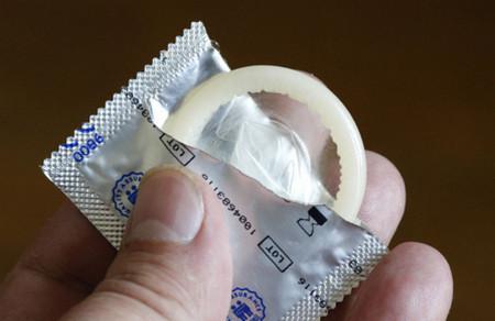 避孕套安全吗？这5种错误的戴套方法，让安全套不安全！