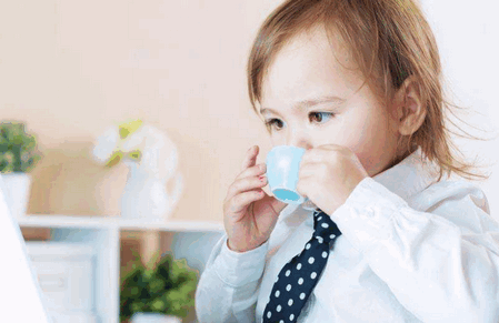这4种水不能让孩子多喝，有害健康！