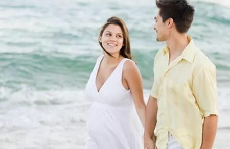 笑着出生的女儿，“冷面”婆婆一看，居然把她打哭......