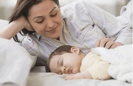 产后月经是来得早好，还是来得晚比较好？