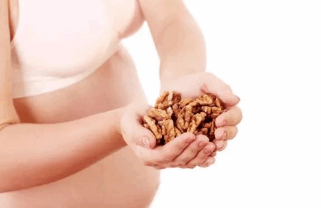 怀孕以后要多吃核桃,孕妇吃核桃的最佳时间?