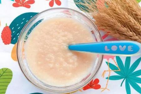 苹果泥米糊的做法，不仅预防腹泻，还让宝宝爱上吃辅食