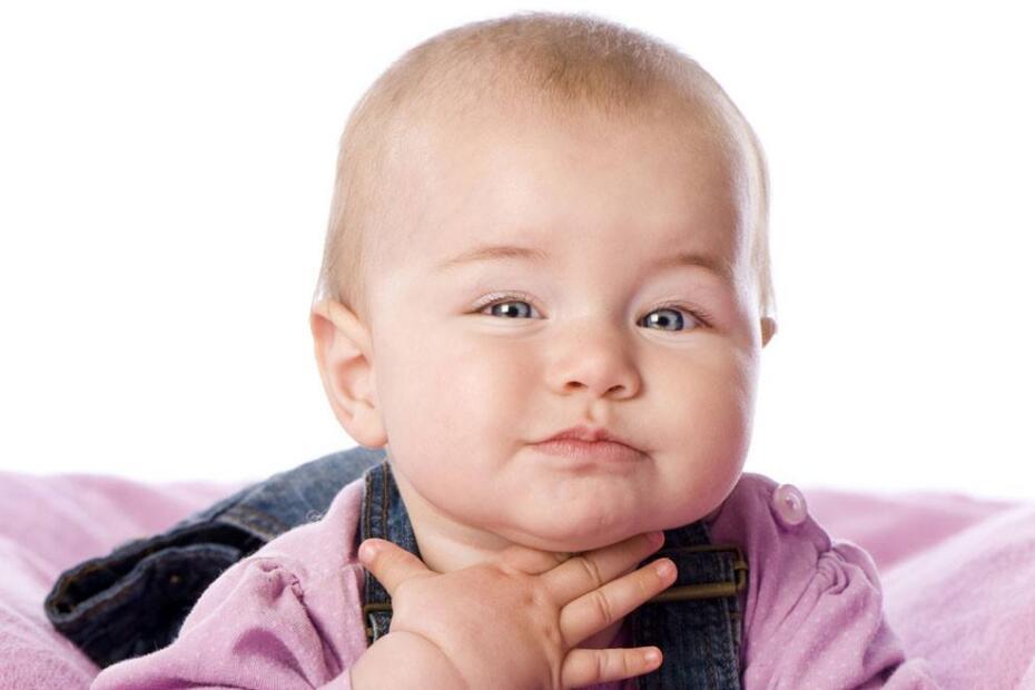 宝宝卡喉咙的症状