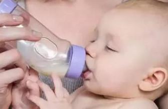 宝宝出生后没奶水喝,家里老人这样喂,终于把孩子给害了!