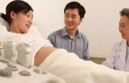 孕妈半夜起来数胎动，发现胎动少了赶去医院，及时救了宝宝