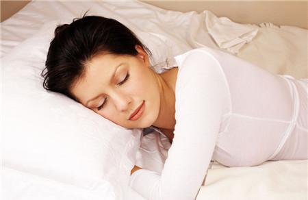 女人冬天睡觉出汗是什么原因 详解5个睡觉出汗的原因