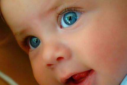 宝宝患白内障的4种迹象，宝妈注意到了吗？