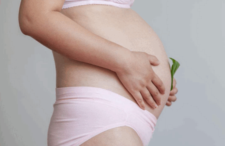 乳头发黑、鼻子出血、色素沉积，是孕妇补铁过多了吗？