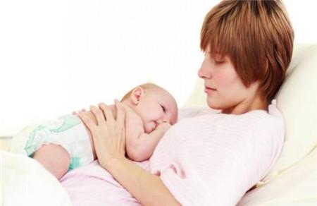 为什么母乳放久会分层 母乳变化要知晓