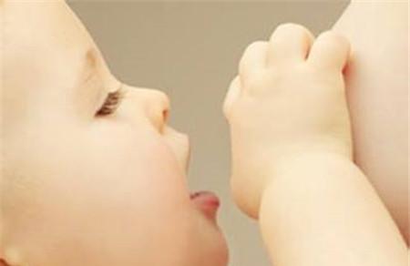 为什么母乳喂养奶头疼 不适病因早知晓