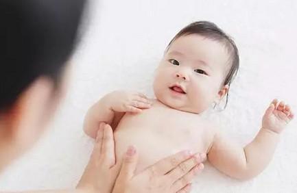 宝宝胀肚子，宝妈该怎么护理呢？