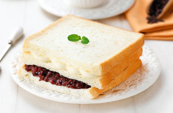 自制紫米面包怎么做 老少皆宜的超软微甜下午茶美食