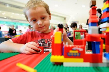 怎样让孩子越玩越聪明?适合7个月宝宝的早教游戏