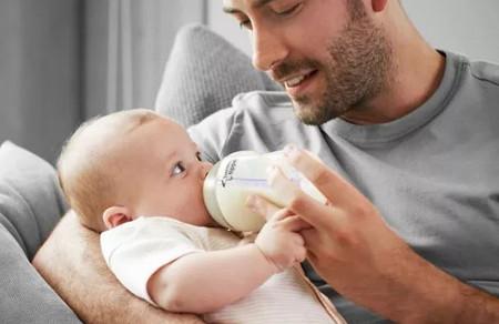 宝妈真急，母乳宝宝不肯吃奶瓶怎么办？