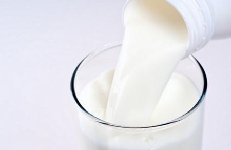 给孩子补钙，豆浆和牛奶哪个补钙效果好？