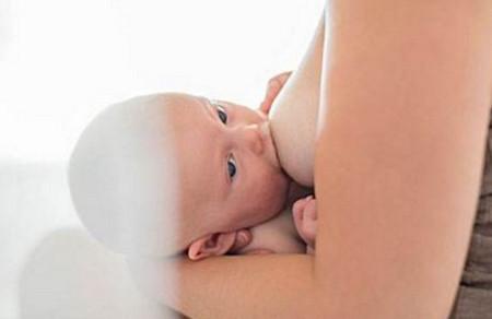宝宝得中耳炎跟哺乳姿势有什么关系？