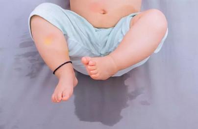 孩子需要把屎把尿吗？硬给宝宝把尿危害大！