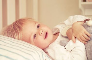 一夜奶睡5次到自己睡？睡眠顾问用这招解决宝宝睡眠大难题
