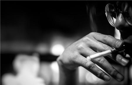 男性抽烟会影响性功能吗 男人长期抽烟真的会不举吗？