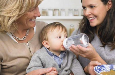 新生儿吃什么奶粉好 怎样挑选易吸收的好奶粉