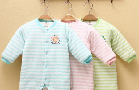 不合格童装可致癌？给宝宝挑衣服要注意！