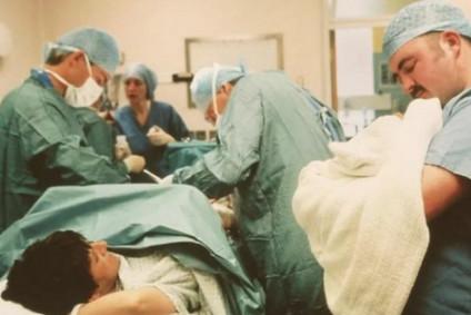 顺产时到底是正切好、侧切好，还是不切好？