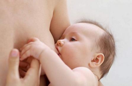 产后母乳喂养变大小奶了怎么办？