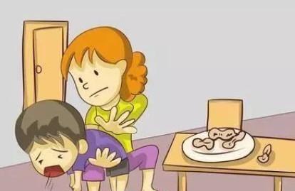 宝宝噎到怎么办？这些急救方法，家长一定要学！
