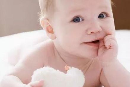 宝宝烂嘴角是什么原因 该怎么办