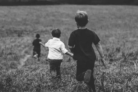 孩子有偷窃的行为心理，父母怎么正确引导孩子？