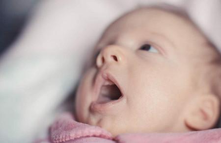 宝宝出现咳嗽大便次数增多鼻塞的原因有哪些？