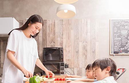 义乌微创医院好不好 送饺子温暖老人活动