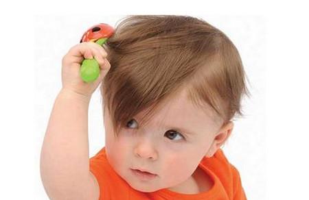 宝宝头发护理三步走，乌黑浓密头发不是梦！家长快试试