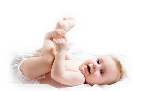 如何给宝宝换尿不湿？给宝宝换尿不湿的正确方法