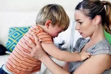 面对孩子撒泼打滚，家长该怎么办？