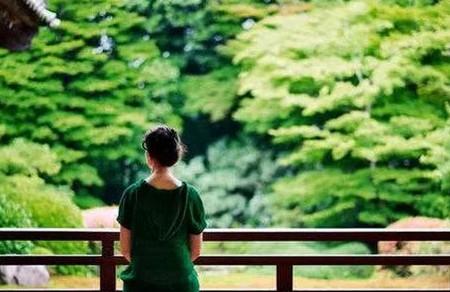 孕5月孕期稳定可以旅游，但这类孕妈不适合坐飞机！