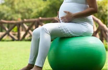 孕妇“移驾”户外好处多，赖孕妈们动起来！