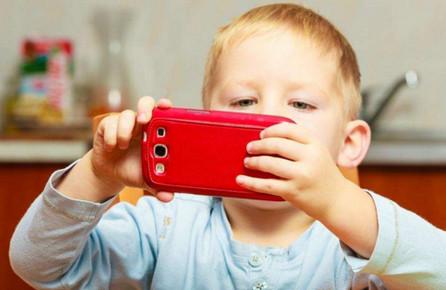 孩子沉迷玩手机游戏怎么办？