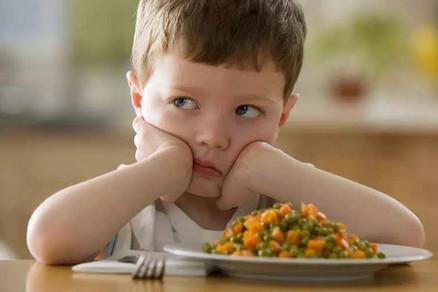宝宝饭量少爱挑食怎么办？如何让孩子爱上吃饭？