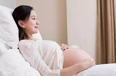 孕期犯鼻炎怕影响胎儿，该怎么护理呢？