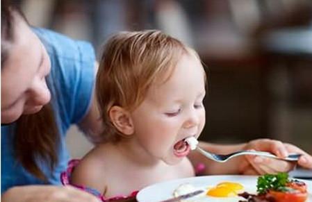 宝宝过度喂养会有哪些危害？宝妈们一定要了解的！